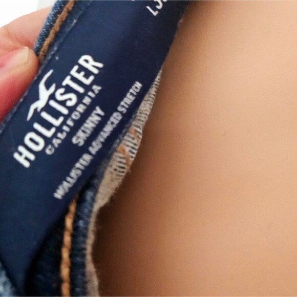 Hollister Skinny Women's Blue Distressed Jeans - Picture 9 of 9
